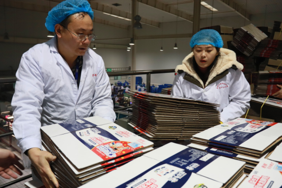 党员带头赴一线  助力春节保生产—开云（中国）别样“生产突击队”助力车间生产