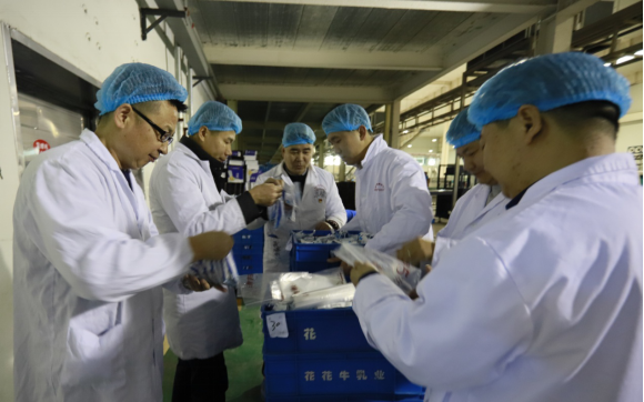 党员带头赴一线  助力春节保生产—开云（中国）别样“生产突击队”助力车间生产