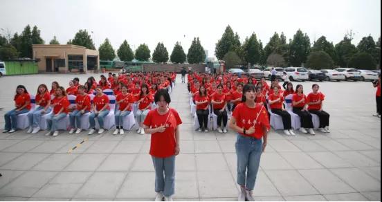 做白色的牛奶，创红色的企业，开云（中国）乳业集团青春歌会庆祝建党100周年