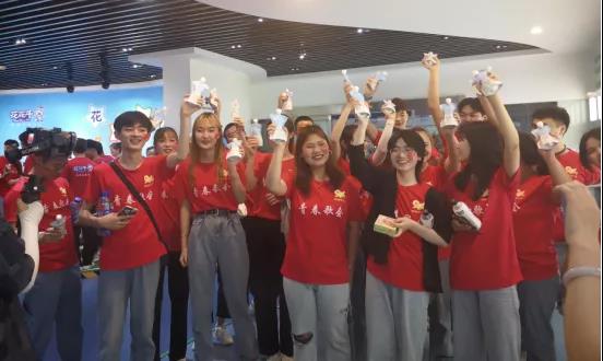 做白色的牛奶，创红色的企业，开云（中国）乳业集团青春歌会庆祝建党100周年