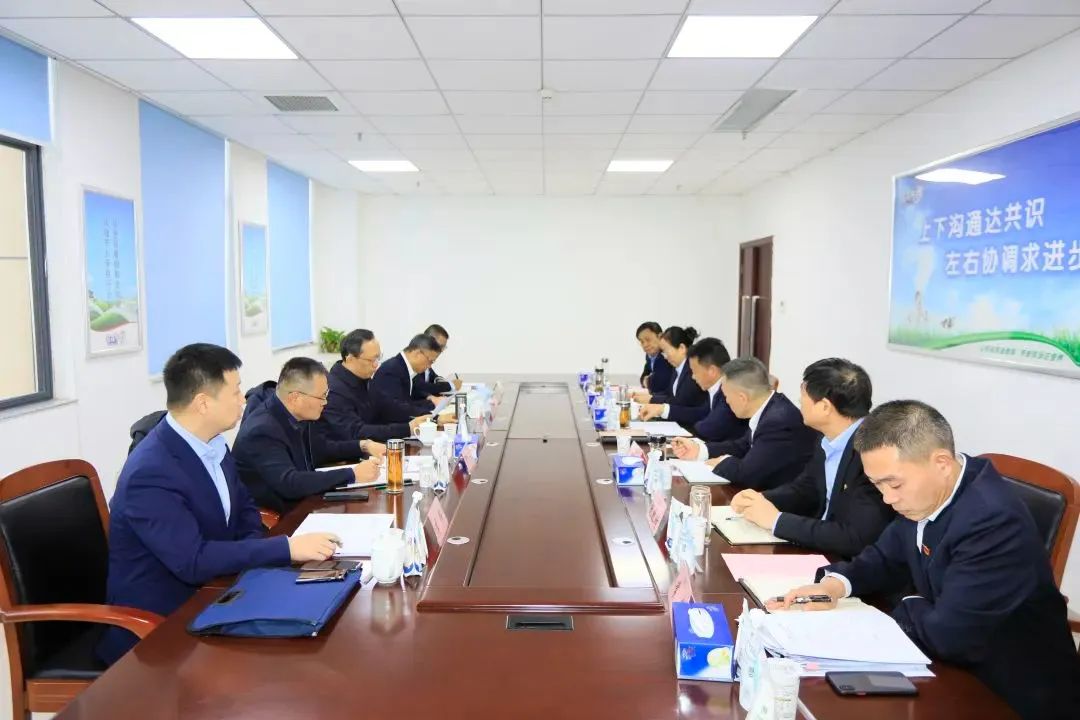 省政府国资委党委书记、主任李涛一行到开云（中国）乳业集团调研