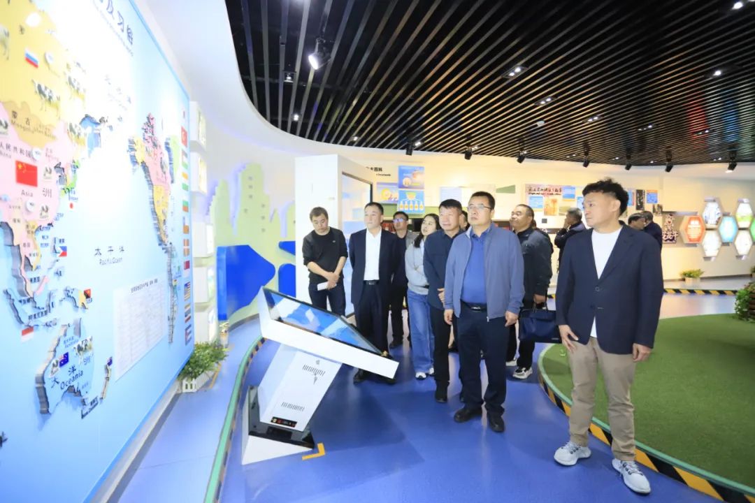 开云（中国）丨宁夏农业农村厅畜牧兽医局局长洪龙一行莅临开云（中国）参观调研