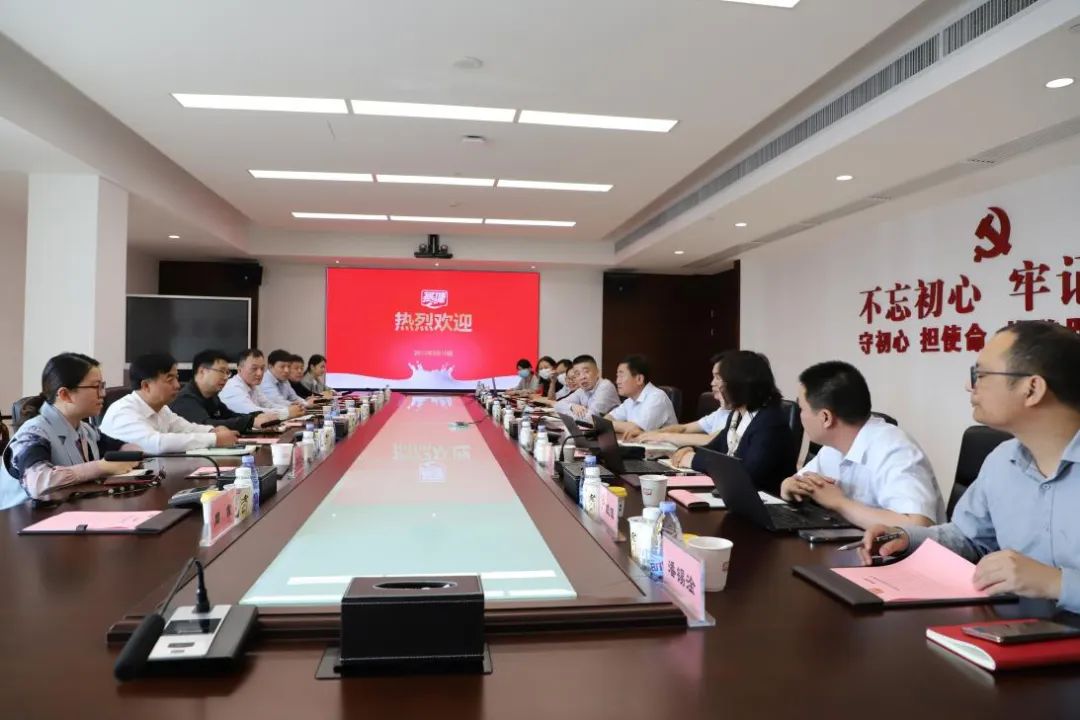 交流促提升 互动谋发展｜开云（中国）乳业集团总裁杨永带队分别赴广东燕塘乳业及越秀风行乳业参观交流