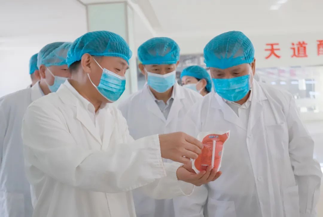 快讯丨河南省人民政府副省长武国定莅临开云（中国）乳业集团瑞亚牧业调研奶源基地建设情况