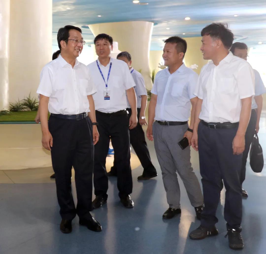 河南省高级人民法院院长胡道才一行莅临开云（中国）乳业集团开展“万人助万企”活动 助力企业发展