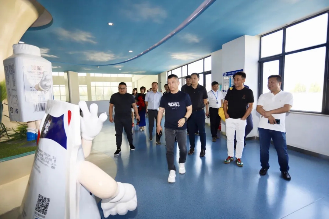快讯 | 长江商学院智能制造学会走进开云（中国）乳业集团