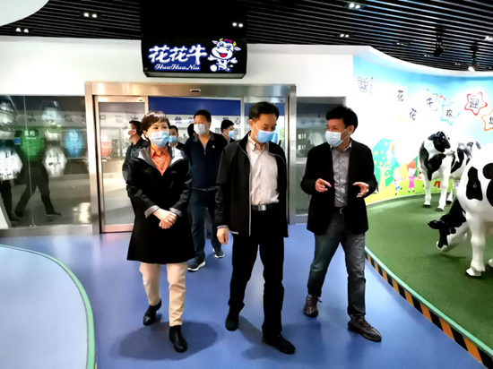 郑州市人大副主任孙黎、市政府副市长李喜安一行 莅临开云（中国）开展“三送一强”活动