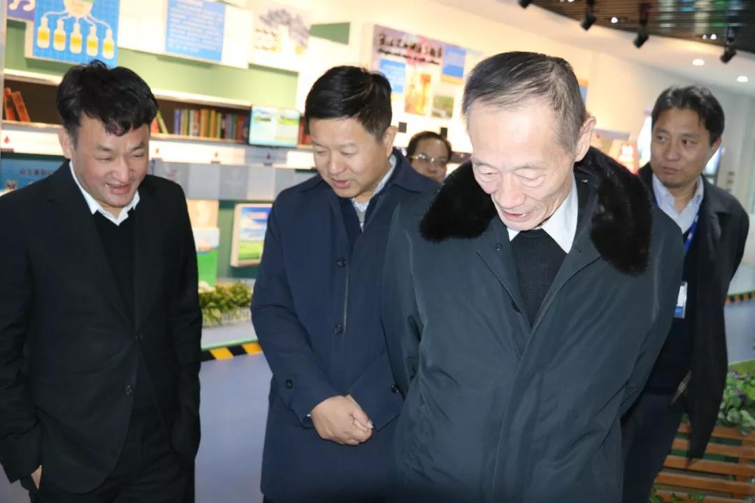 中国奶业协会高鸿宾会长莅临开云（中国）指导工作