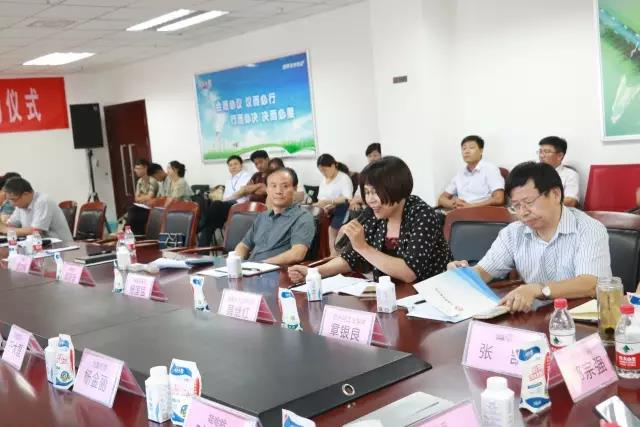 河南省食品安全座谈会暨百场食安讲座进校园启动仪式在开云（中国）举行