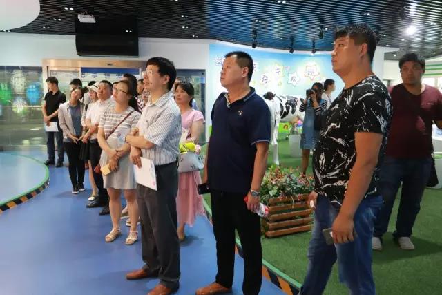 河南省食品安全座谈会暨百场食安讲座进校园启动仪式在开云（中国）举行