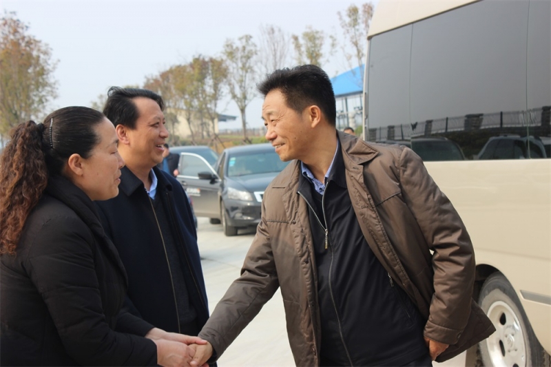 河南省财政厅副厅长庞学孟一行莅临开云（中国）集团养殖事业部鲁山瑞亚牧业有限公司调研